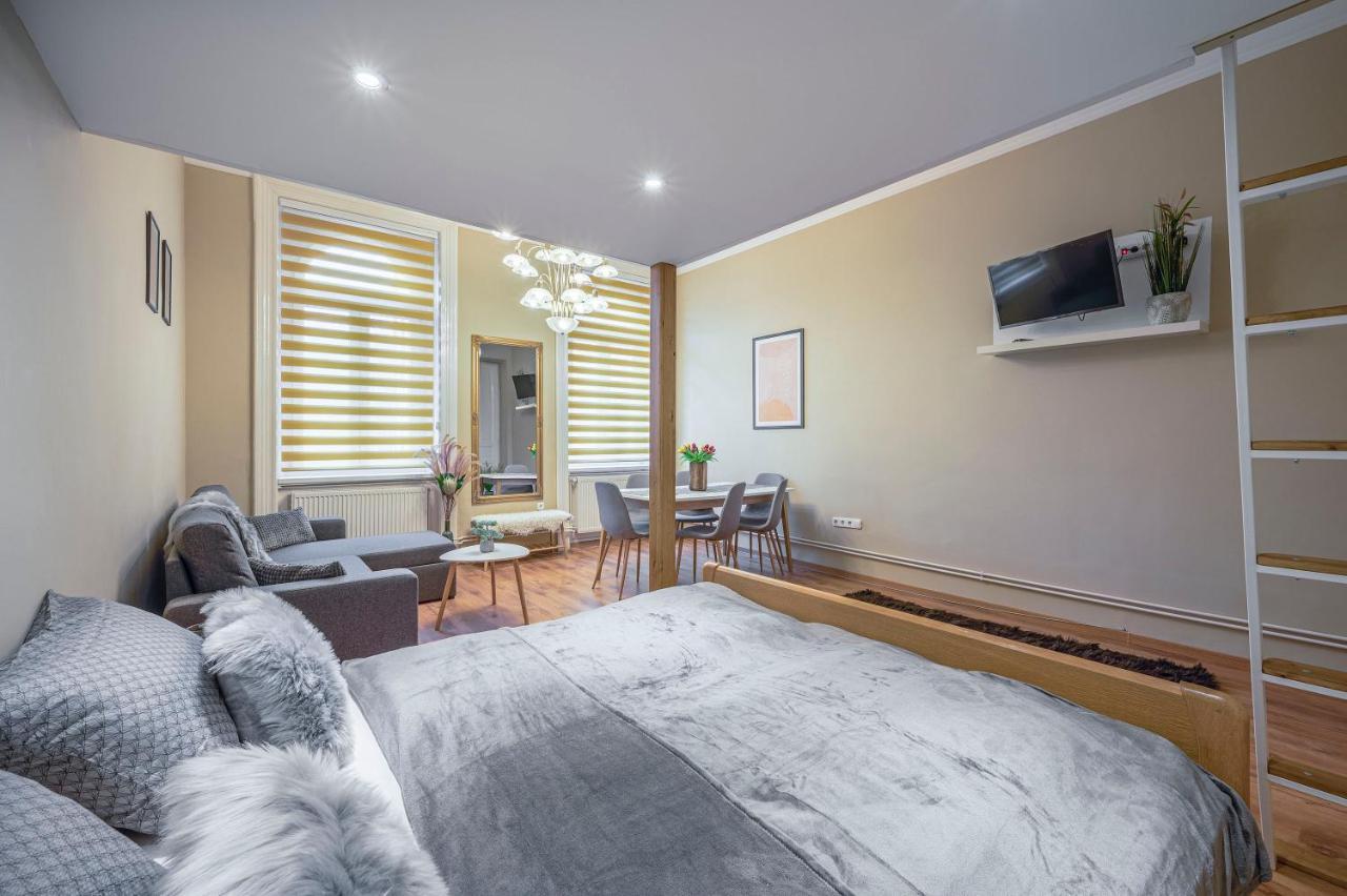 Corvin City Apartment By Nw Budapest Ngoại thất bức ảnh