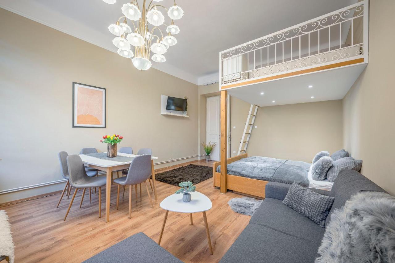 Corvin City Apartment By Nw Budapest Ngoại thất bức ảnh