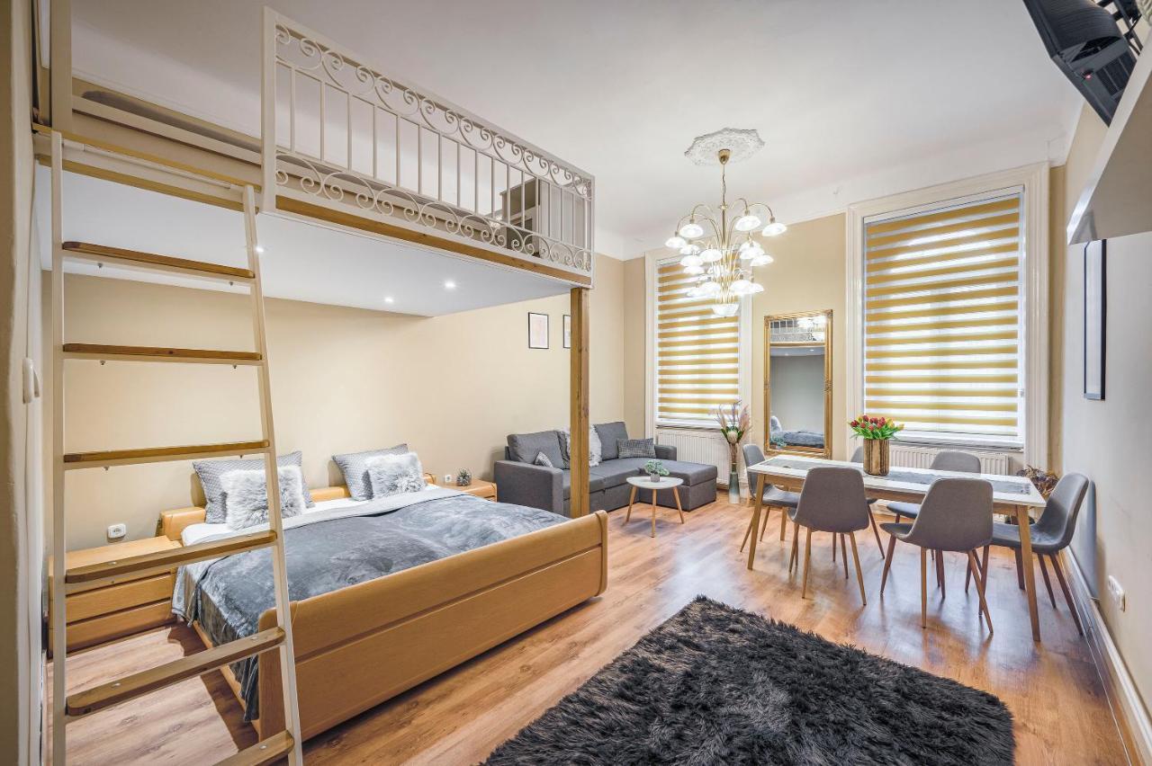 Corvin City Apartment By Nw Budapest Ngoại thất bức ảnh