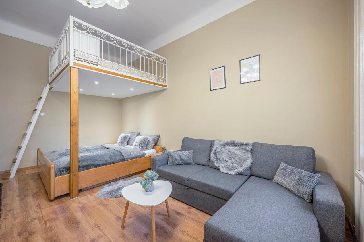 Corvin City Apartment By Nw Budapest Ngoại thất bức ảnh